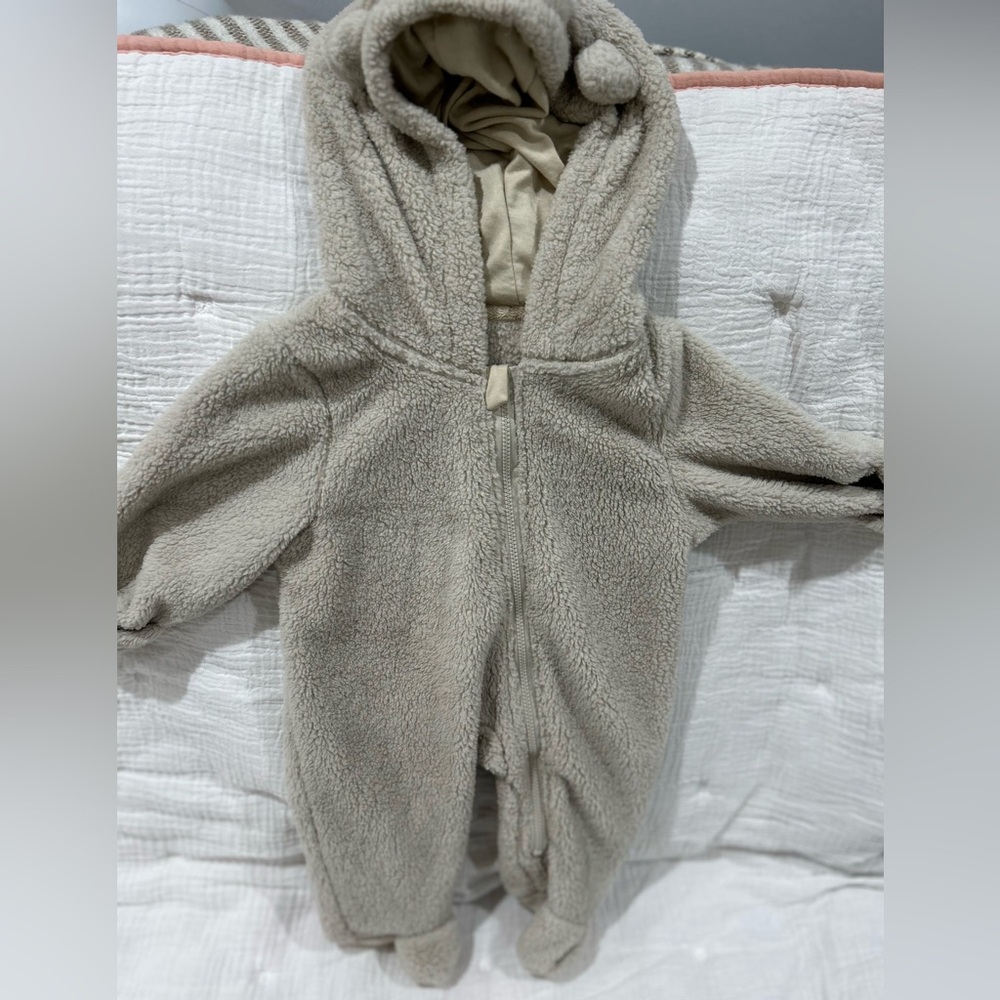 Baby sweater